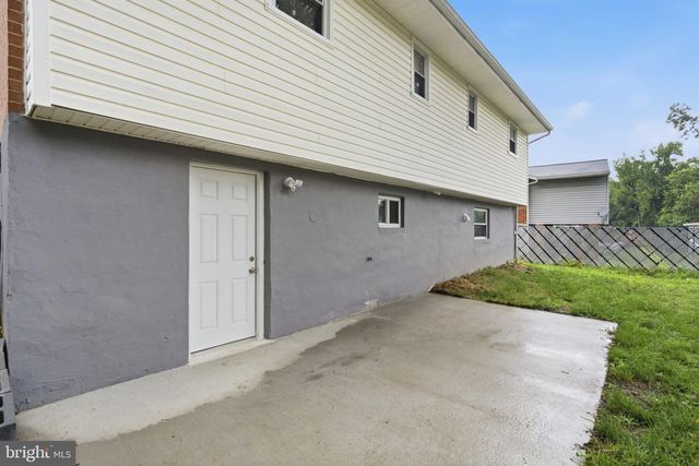 1404 WOODLARK DR, District Heights, MD 20747