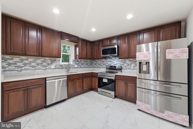 1404 WOODLARK DR, District Heights, MD 20747