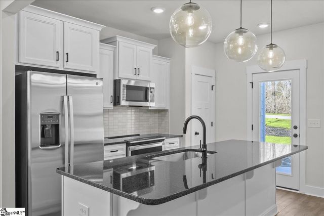 1 Redfield Place, Simpsonville, SC 29681