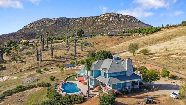 11060 San Luis Rey Dr, Valley Center, CA 92082