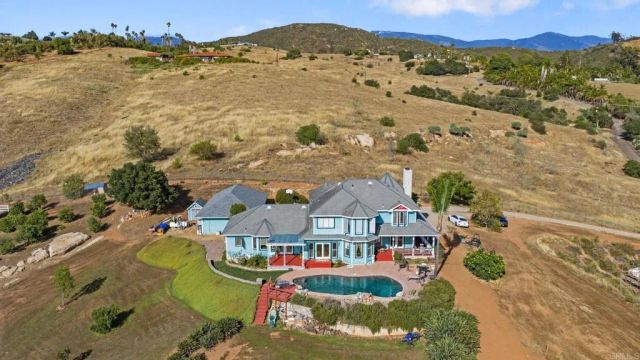 11060 San Luis Rey Dr, Valley Center, CA 92082