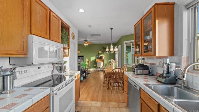 11060 San Luis Rey Dr, Valley Center, CA 92082