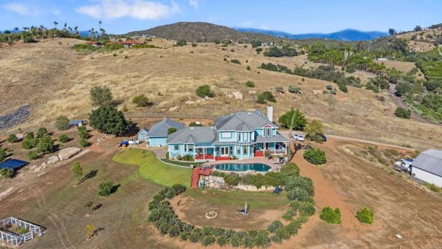 11060 San Luis Rey Dr, Valley Center, CA 92082