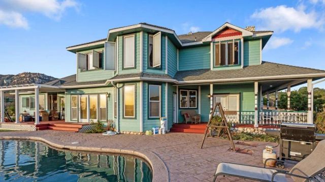 11060 San Luis Rey Dr, Valley Center, CA 92082