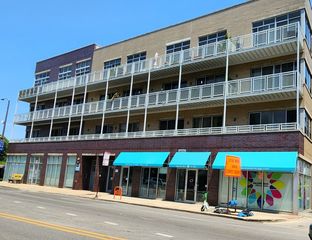 2157 N Damen Avenue 2C, Chicago, IL 60647