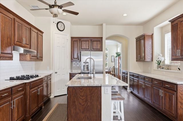 6709 Weatherstone Drive, Plano, TX 75024