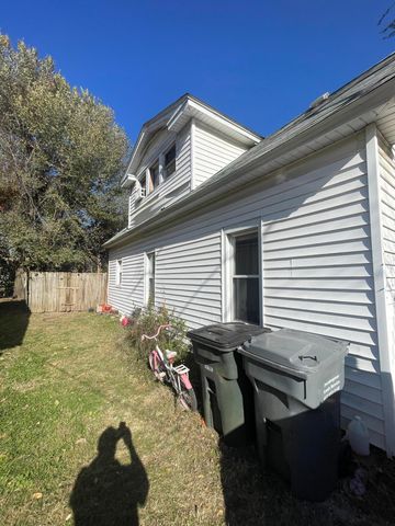 1631 W Lee Street, Springfield, MO 65803