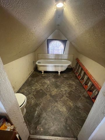 1631 W Lee Street, Springfield, MO 65803