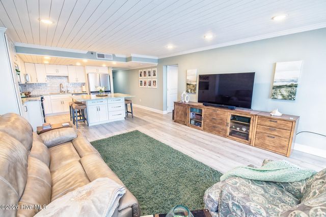 1080 Saint Joseph Street Apt 10b, Carolina Beach, NC 28428