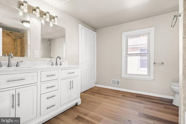 28 W MONROE ST, Paulsboro, NJ 08066