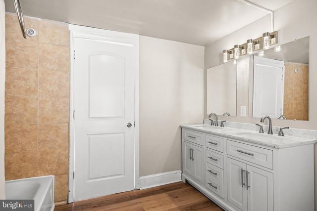 28 W MONROE ST, Paulsboro, NJ 08066