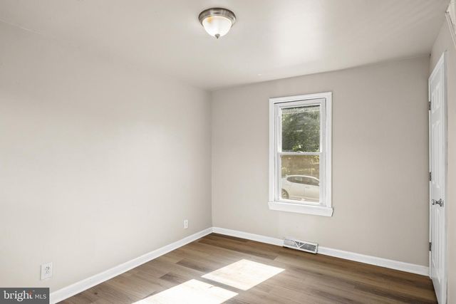 28 W MONROE ST, Paulsboro, NJ 08066