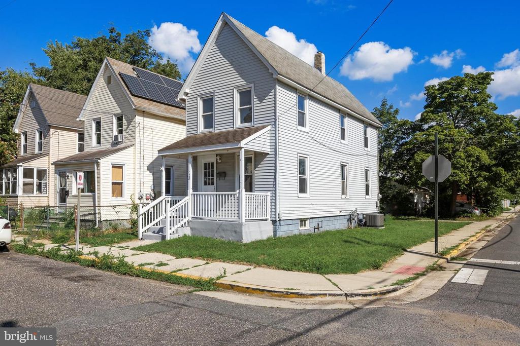 28 W MONROE ST, Paulsboro, NJ 08066