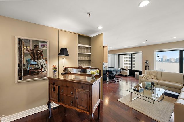 1001 W Jefferson Ave Unit 7b Avenue Bldg 300, Detroit, MI 48226