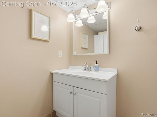 38126 Summers Street, Livonia, MI 48154