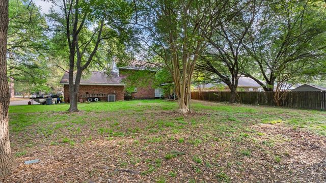 2457 Ripplewood Drive, Conroe, TX 77384