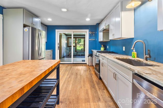 914 Catheys Creek Church Road, Brevard, NC 28712