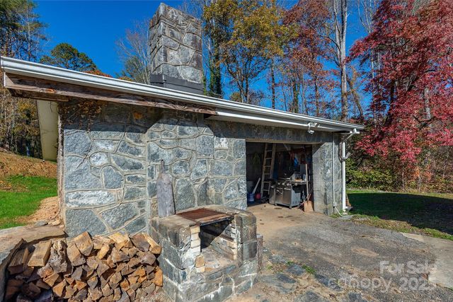 914 Catheys Creek Church Road, Brevard, NC 28712