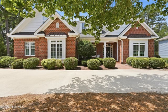 190 Wiregrass Lane, Southern Pines, NC 28387
