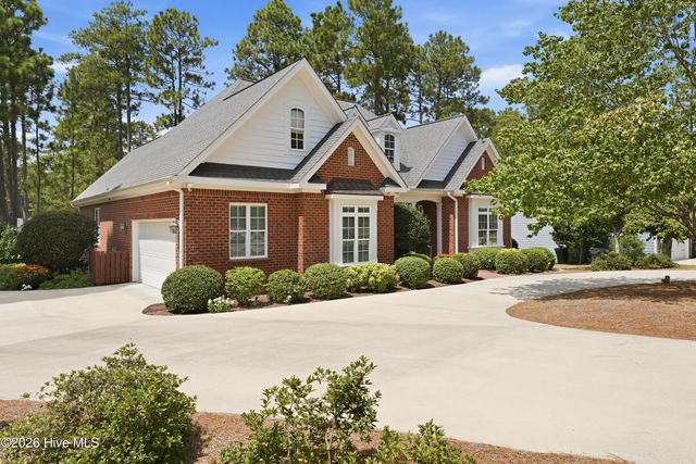 190 Wiregrass Lane, Southern Pines, NC 28387