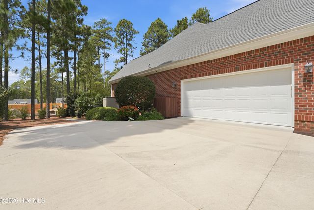 190 Wiregrass Lane, Southern Pines, NC 28387