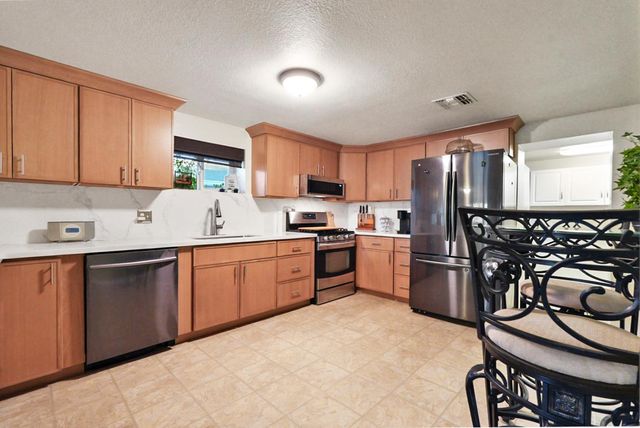 5517 8th St, Keyes, CA 95328