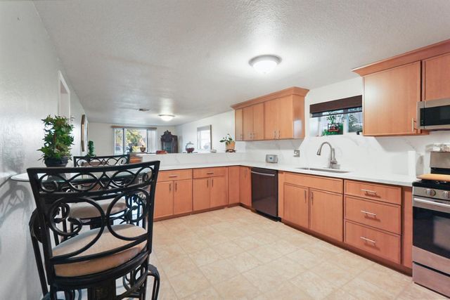 5517 8th St, Keyes, CA 95328