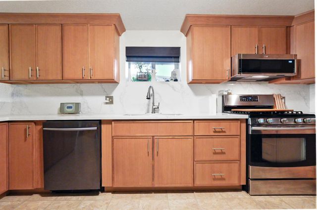 5517 8th St, Keyes, CA 95328