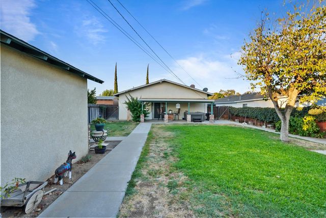 5517 8th St, Keyes, CA 95328