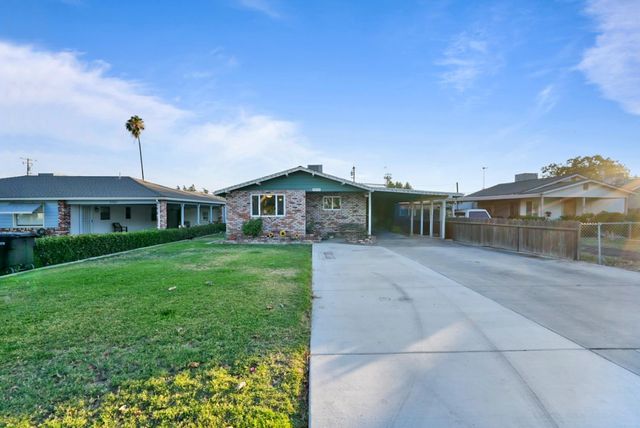 5517 8th St, Keyes, CA 95328