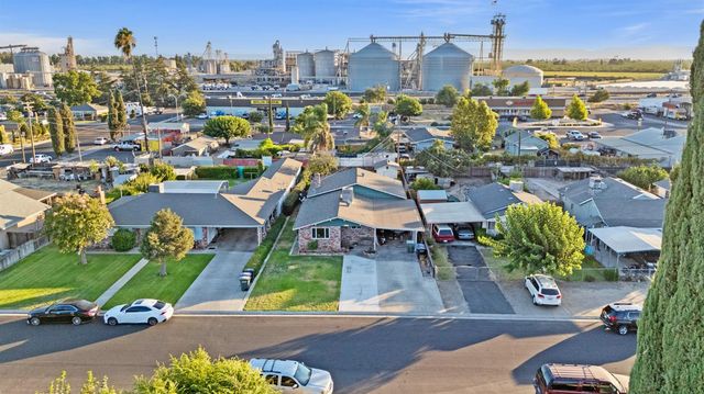 5517 8th St, Keyes, CA 95328