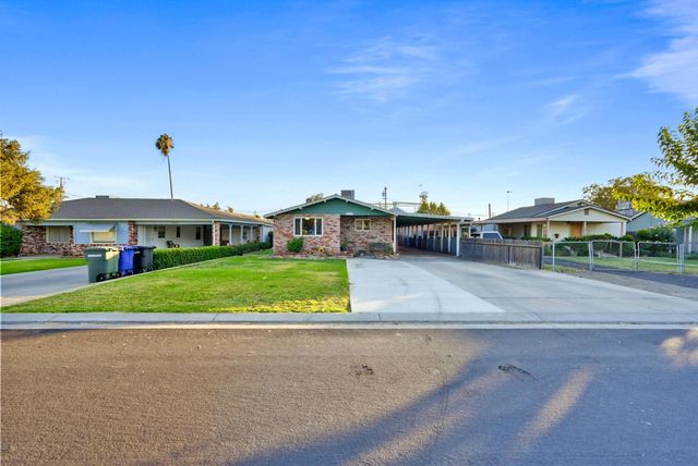 5517 8th St, Keyes, CA 95328