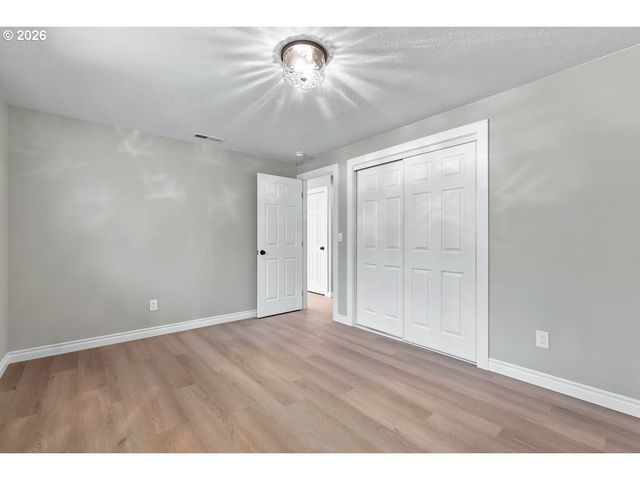 19530 CENTRAL POINT Rd, Oregon City, OR 97045
