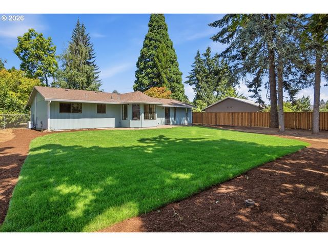 19530 CENTRAL POINT Rd, Oregon City, OR 97045