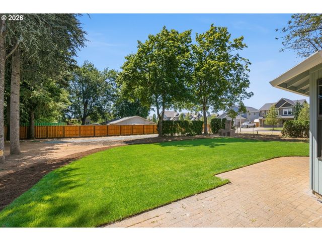 19530 CENTRAL POINT Rd, Oregon City, OR 97045