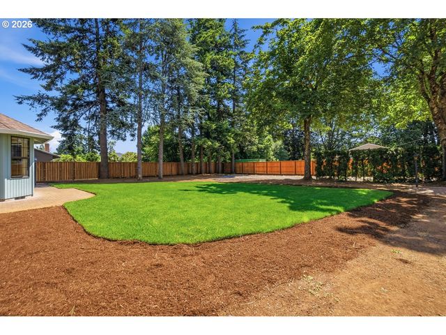 19530 CENTRAL POINT Rd, Oregon City, OR 97045