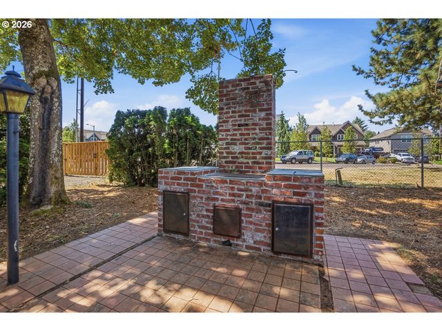 19530 CENTRAL POINT Rd, Oregon City, OR 97045