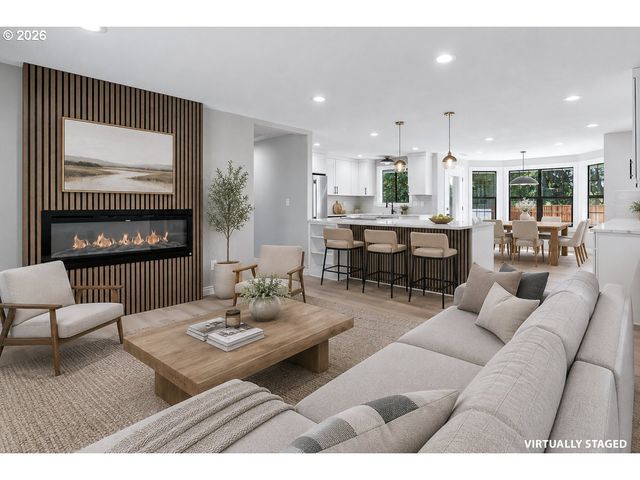 19530 CENTRAL POINT Rd, Oregon City, OR 97045