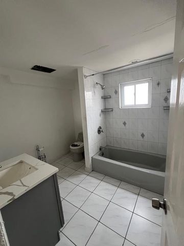 817 Ocean Street, Lindenhurst, NY 11757