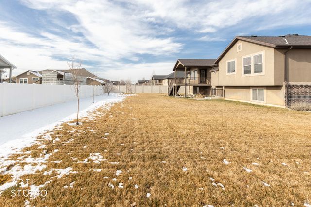 2673 W 2125 N, Farr West, UT 84404