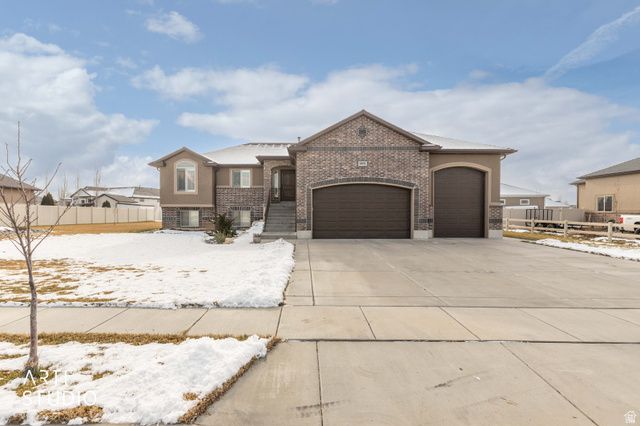 2673 W 2125 N, Farr West, UT 84404