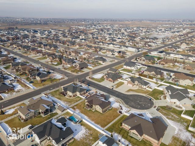 2673 W 2125 N, Farr West, UT 84404