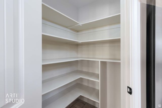 2673 W 2125 N, Farr West, UT 84404