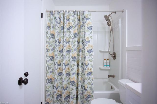 3840 Forestwood CT, Virginia Beach, VA 23453