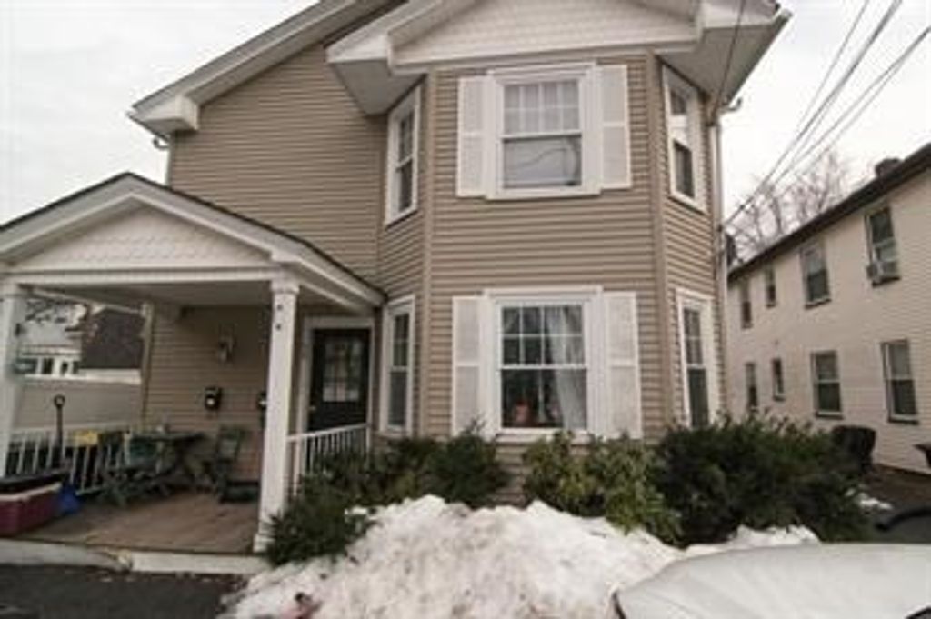 74 Crescent St 1, Franklin, MA 02038