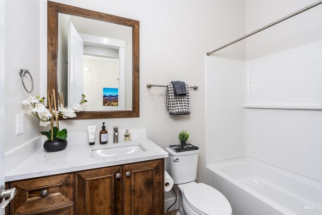 9123 W Patmore Ct, Star, ID 83669