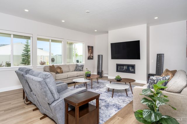 9123 W Patmore Ct, Star, ID 83669