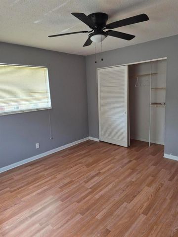 1001 SW 74th Avenue 201a, North Lauderdale, FL 33068