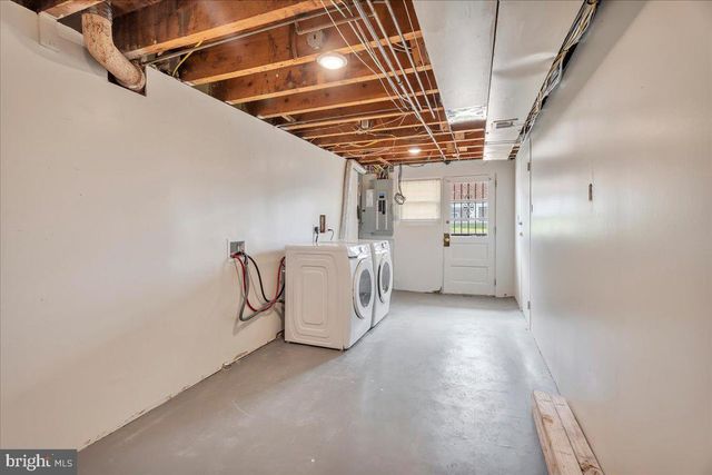 8901 FAIRFIELD ST, Philadelphia, PA 19152