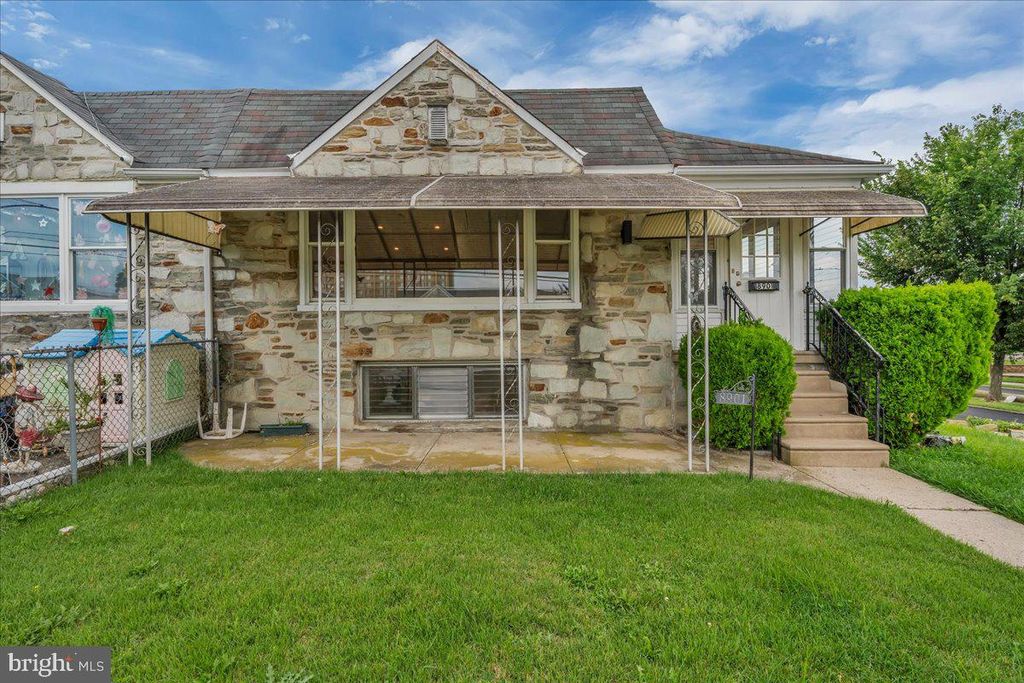 8901 FAIRFIELD ST, Philadelphia, PA 19152